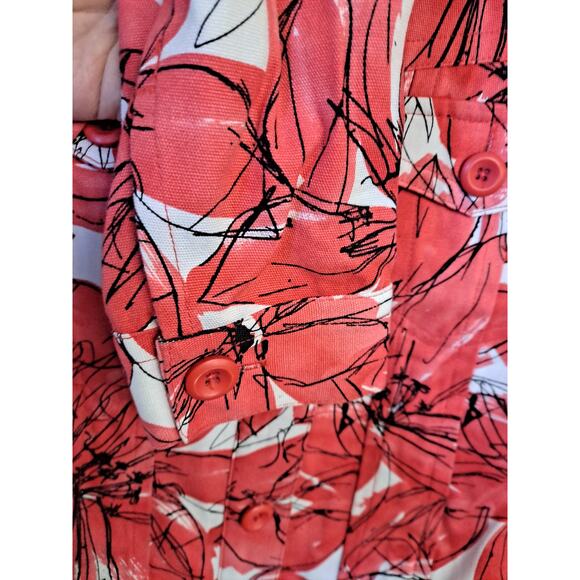 Rafaella Petites White with Red‎ Flowers Button Up Fitted Blouse Size Small - Picture 5 of 7